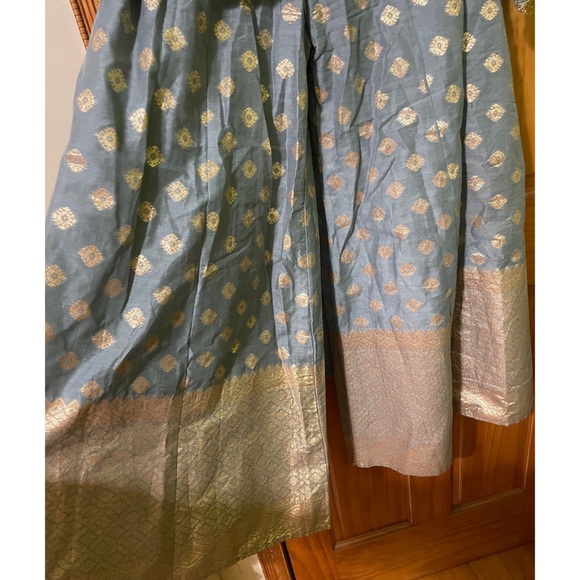 Blue Grey and Gold Embroidered Salwar Kameez - Picture 5 of 5